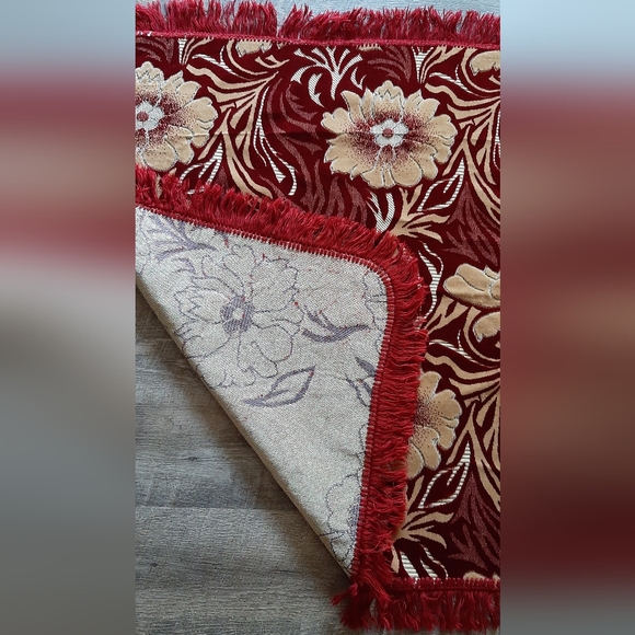 Gorgeous Burgundy & Gold Embossed Velvet Throw Blanket With Fringes Wall Hanging - Picture 4 of 5